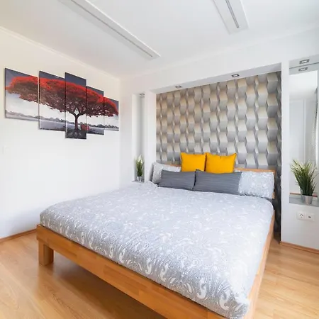 Comfort 66 - Real-life 3-room Family With 4 Beds Апартаменты Мишкольц